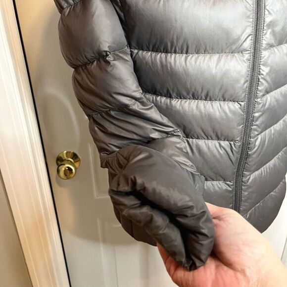 Uniqlo Down Feather Quilted Puffer Lightweight Packable Zip Pocket Winter Coat - Picture 10 of 14